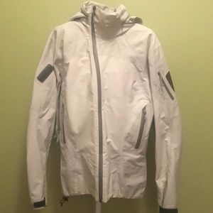 Acr’teryx Women’s Jacket